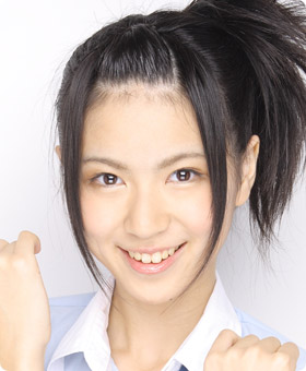 ファイル:2007年AKB48プロフィール 菊地彩香 2.jpg