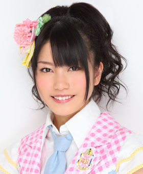 ファイル:2011年AKB48プロフィール 横山由依.jpg
