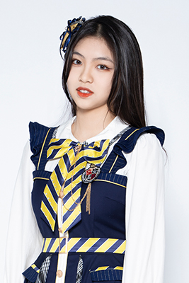 ファイル:2022年AKB48 Team SHプロフィール 王暄雅.jpg