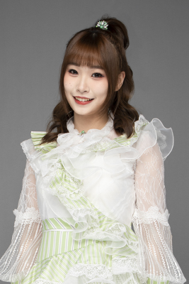 ファイル:2023年AKB48 Team SHプロフィール 朱景晨.jpg