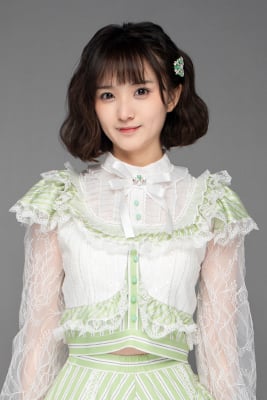 ファイル:2023年AKB48 Team SHプロフィール 渐蔷薇.jpg