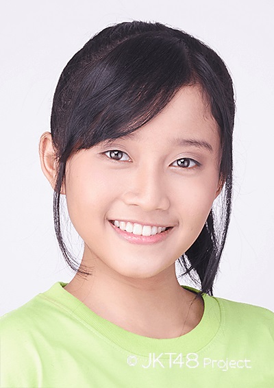 ファイル:2018年JKT48プロフィール Putri Cahyaning Anggraini.jpg