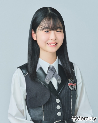 ファイル:2024年HKT48プロフィール 青木日菜子.jpg