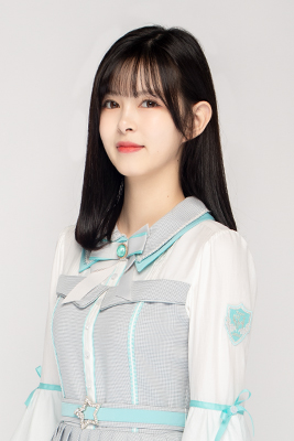 ファイル:2022年AKB48 Team SHプロフィール 王予婷 3.jpg