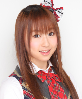 ファイル:2010年AKB48プロフィール 小林香菜 2.jpg