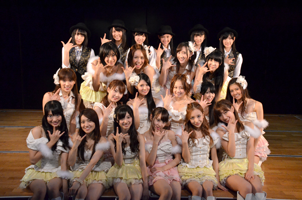 ファイル:2012年11月1日 チームKウェイティング公演.jpg