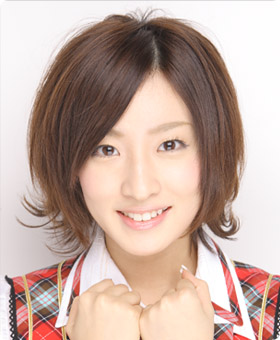 ファイル:2008年AKB48プロフィール 梅田彩佳.jpg