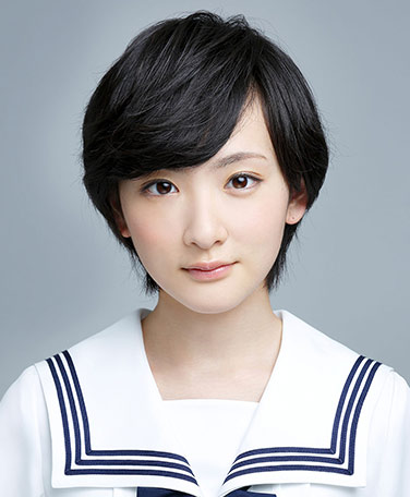 ファイル:2013年乃木坂46プロフィール 生駒里奈 2.jpg