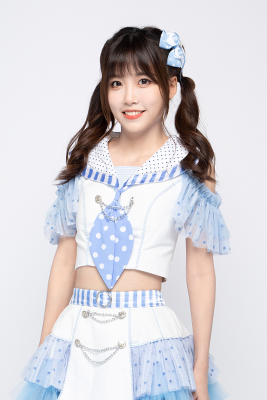 ファイル:2022年AKB48 Team SHプロフィール 孔珂昕 2.jpg