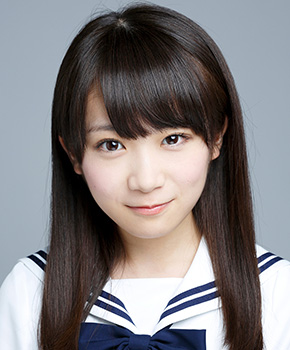ファイル:2013年乃木坂46プロフィール 秋元真夏 2.jpg