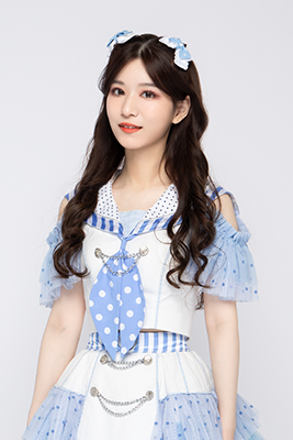ファイル:2022年AKB48 Team SHプロフィール 李佳慧 2.jpg