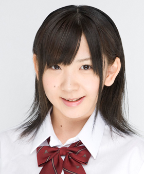 ファイル:2009年AKB48プロフィール 村中聡美.jpg