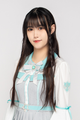 ファイル:2022年AKB48 Team SHプロフィール 吴凡 3.jpg