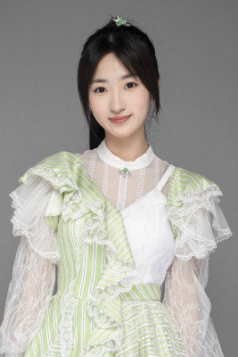 ファイル:2023年AKB48 Team SHプロフィール 郑雨姗.jpg