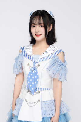 ファイル:2022年AKB48 Team SHプロフィール 彭露萱 2.jpg