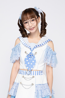 ファイル:2022年AKB48 Team SHプロフィール 沈莹 2.jpg