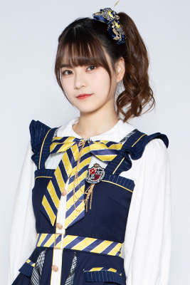 ファイル:2022年AKB48 Team SHプロフィール 魏新.jpg