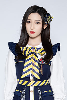 ファイル:2022年AKB48 Team SHプロフィール 施蔼倍.jpg