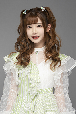 ファイル:2023年AKB48 Team SHプロフィール 曾鸶淳.jpg