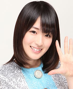 ファイル:2012年乃木坂46プロフィール 高山一実 3.jpg