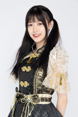 ファイル:2021年AKB48 Team SHプロフィール 吴凡 2.jpg