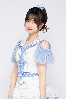 ファイル:2022年AKB48 Team SHプロフィール 周念琪 2.jpg