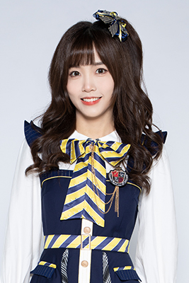 ファイル:2022年AKB48 Team SHプロフィール 孔珂昕.jpg