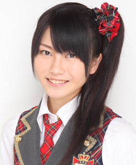 ファイル:2010年AKB48プロフィール 横山由依 2.jpg