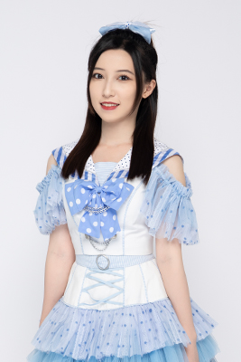 ファイル:2022年AKB48 Team SHプロフィール 施蔼倍 2.jpg