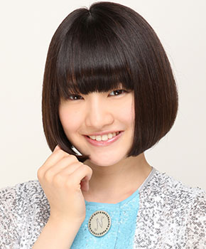 ファイル:2012年乃木坂46プロフィール 中田花奈 3.jpg