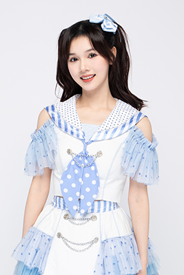 ファイル:2022年AKB48 Team SHプロフィール 刘念 2.jpg