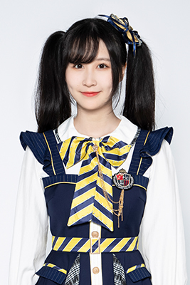 ファイル:2022年AKB48 Team SHプロフィール 吴怡婷.jpg