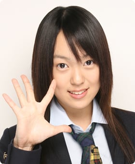 2007年AKB48プロフィール 米沢瑠美.jpg