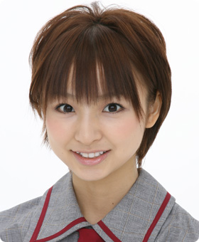 2006年AKB48プロフィール 篠田麻里子 2.jpg