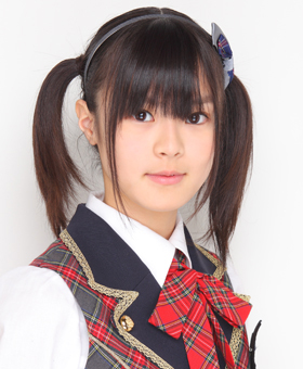 ファイル:2010年AKB48プロフィール 絹本桃子 2.jpg