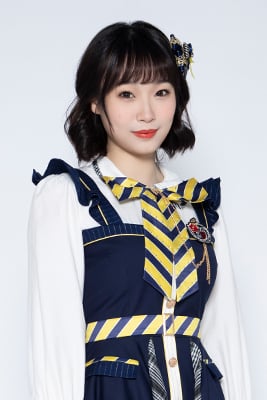 ファイル:2022年AKB48 Team SHプロフィール 朱景晨.jpg