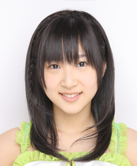 ファイル:2009年AKB48プロフィール 仲谷明香.jpg