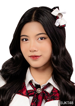 ファイル:2024年JKT48プロフィール Indira Seruni.jpg