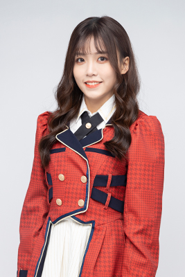 ファイル:2021年AKB48 Team SHプロフィール 孔珂昕.jpg