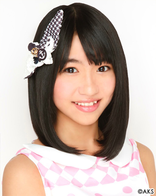 ファイル:2014年HKT48プロフィール 山下エミリー.jpg
