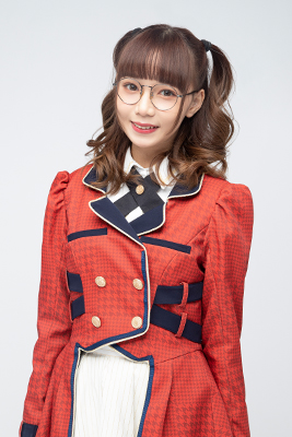 ファイル:2021年AKB48 Team SHプロフィール 沈莹.jpg