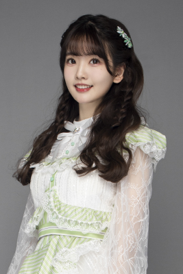 ファイル:2023年AKB48 Team SHプロフィール 朱苓.jpg