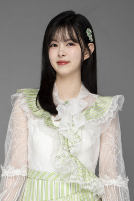 ファイル:2023年AKB48 Team SHプロフィール 王予婷.jpg