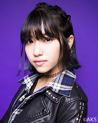 ファイル:2017年HKT48プロフィール 山下エミリー 2.jpg