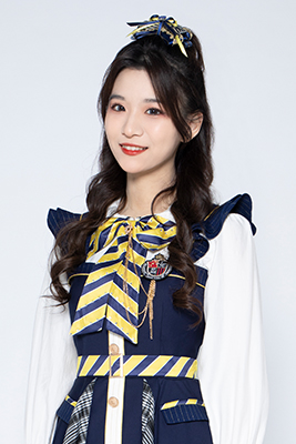 ファイル:2022年AKB48 Team SHプロフィール 李佳慧.jpg