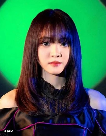 ファイル:2024年BNK48プロフィール Nopparada Leartviriyaporn 2.jpg