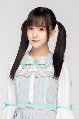 ファイル:2022年AKB48 Team SHプロフィール 张雅茜 3.jpg