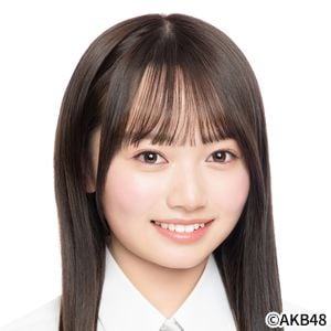 ファイル:2024年AKB48プロフィール 花田藍衣.jpg