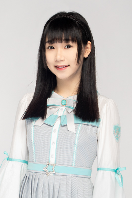 ファイル:2022年AKB48 Team SHプロフィール 张艺琳 3.jpg