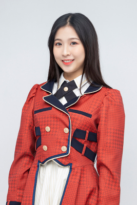 ファイル:2021年AKB48 Team SHプロフィール 周陈雨轩.jpg